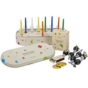 חנו-קיט ונרות עם מתוקים 2