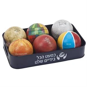 כדורים במגש